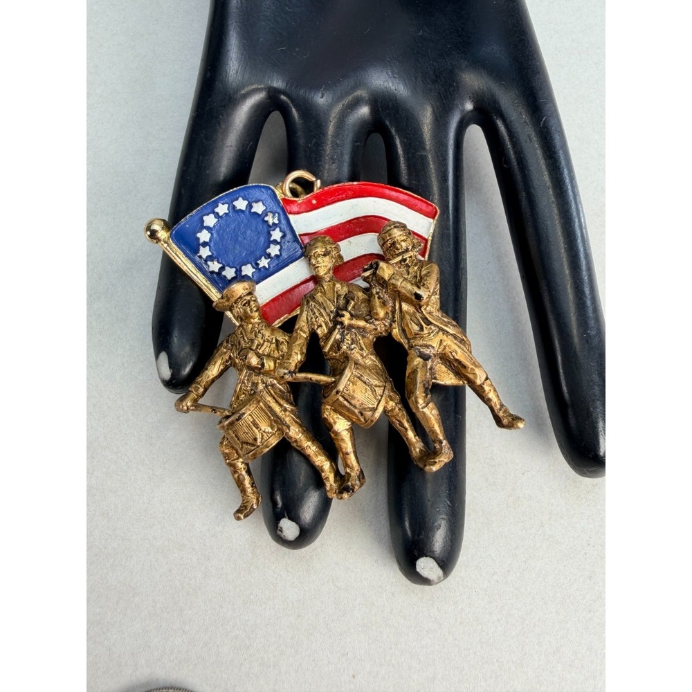 Vintage Patriotic Revolutionary War Musicians Flag Brooch Pendant Americana